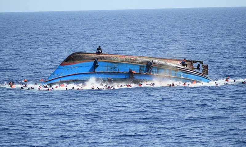 Lật thuyền chở người di cư ngoài khơi Libi